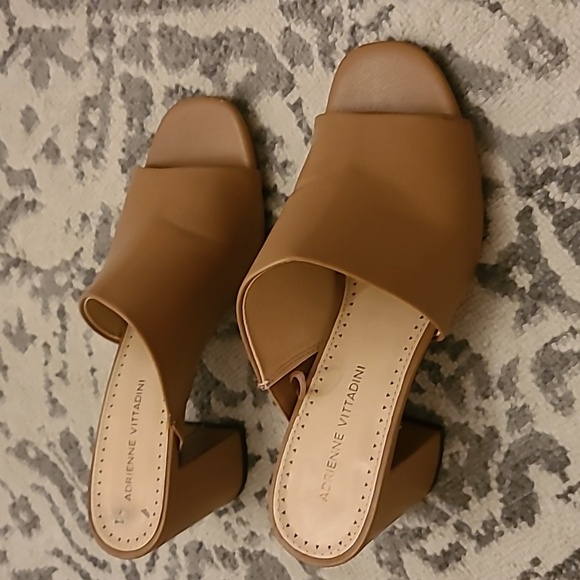 Adrienne Vittadina Tan 8 - Picture 3 of 5